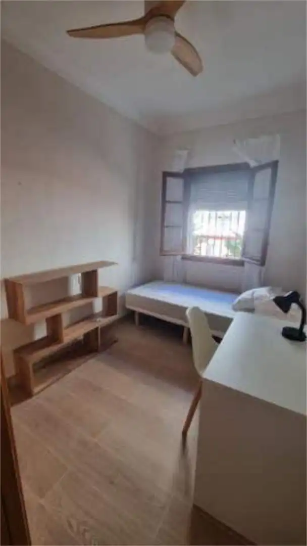Flat for rent in El Tardón - El Carmen Bedroom of Flat for rent in Sevilla with Furnished