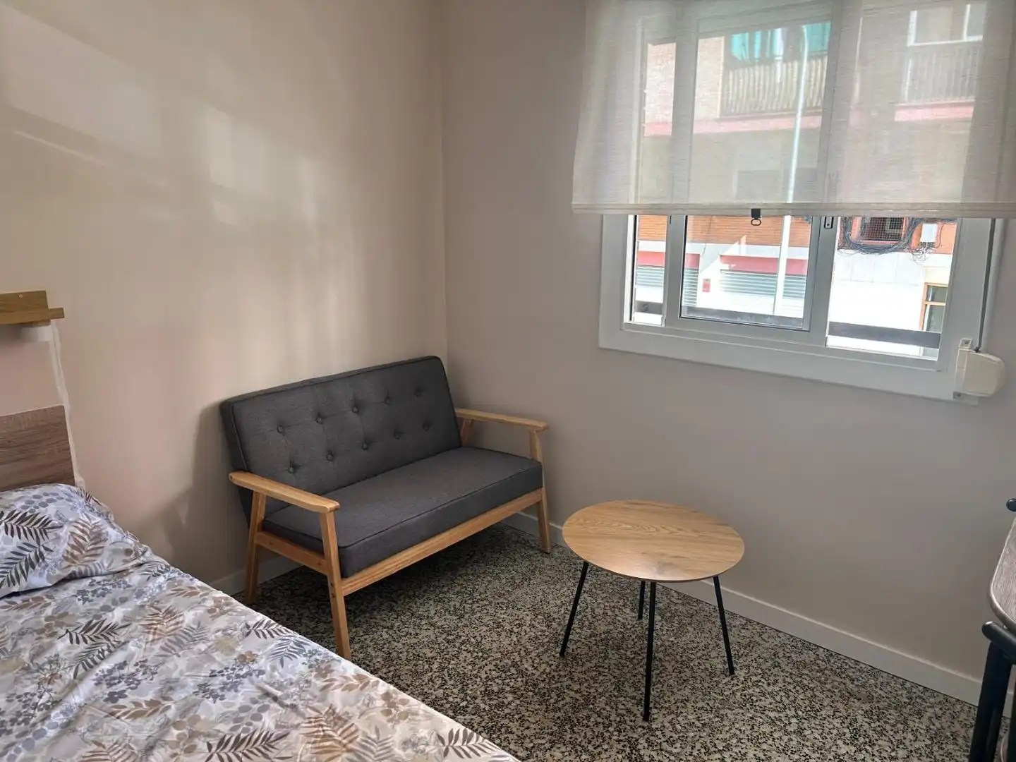 Habitació a Carrer de Jansana, 64, Santa Eulàlia Dormitori de Pis per a compartir en L'Hospitalet de Llobregat amb Moblat