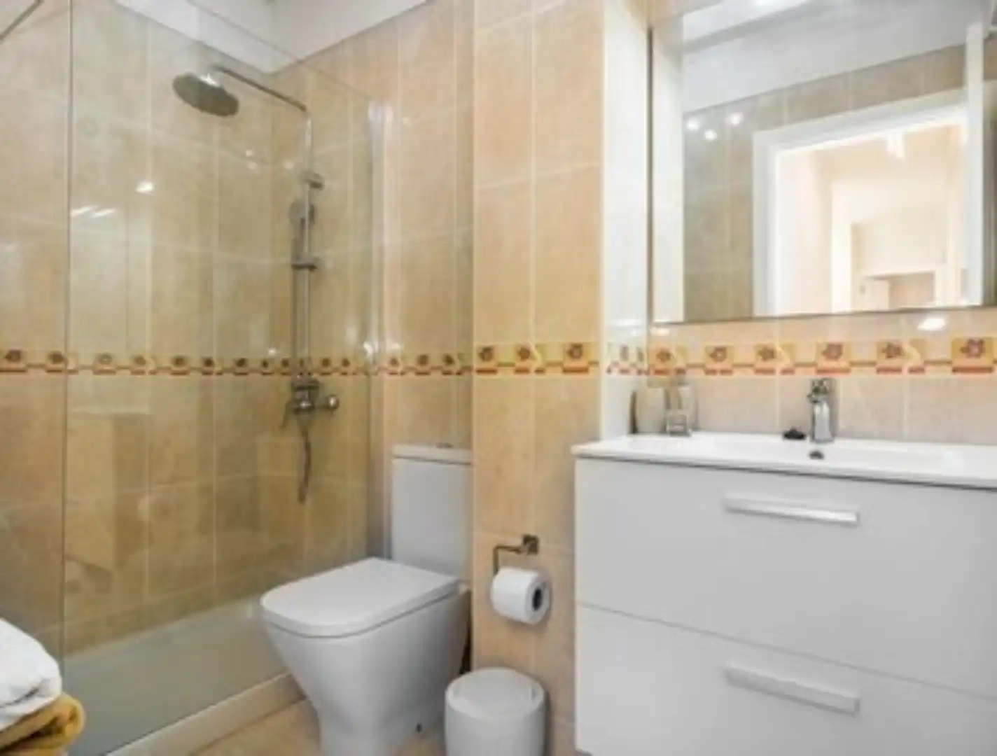 Bany de Apartament en venda en Adeje amb Aire condicionat, Terrassa i Balcó