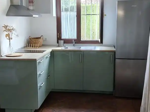 Apartamento de alquiler en Avenida los Sauces, 2, El Zaudín - Club de Golf Cocina de Apartamento de alquiler en Bormujos con Aire acondicionado, Calefacción y Jardín privado