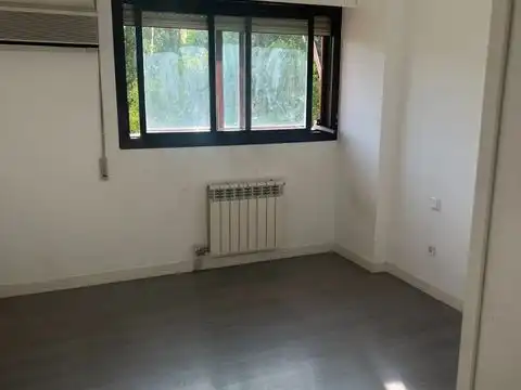 Piso de alquiler en Calle Acamar, 17, Aravaca Habitación de Piso de alquiler en Madrid Capital con Aire acondicionado, Terraza y Piscina