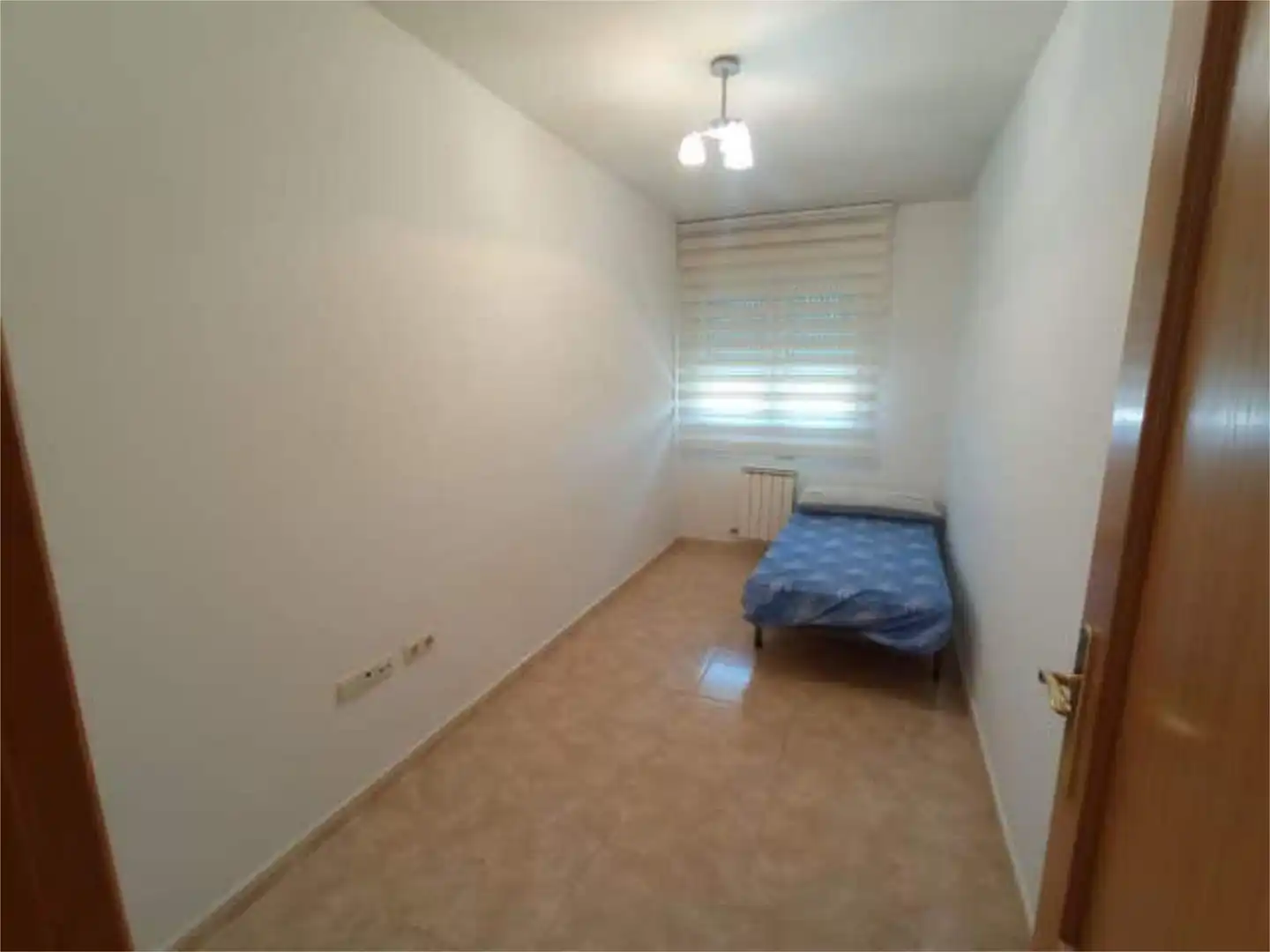 Piso de alquiler en Cuéllar Habitación de Piso de alquiler en Cuéllar con Calefacción, Terraza y Amueblado
