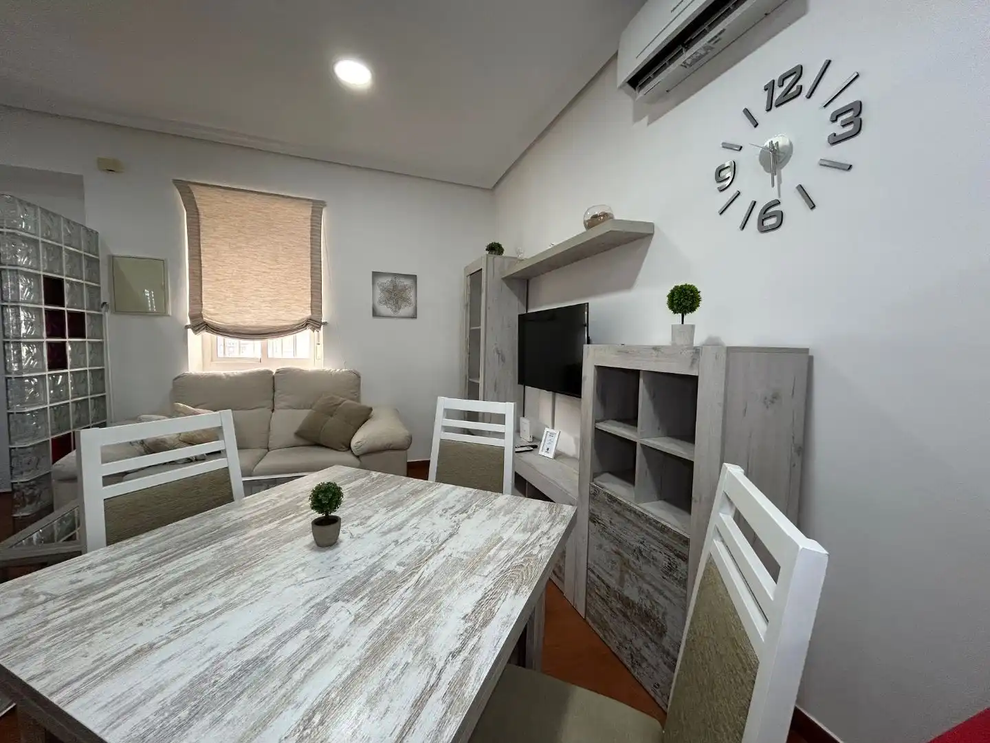 Apartments for sale in Avenida de Cádiz, 2, Campo de la Verdad - Miraflores Living room of Apartments for sale in Córdoba Capital with Air Conditioner