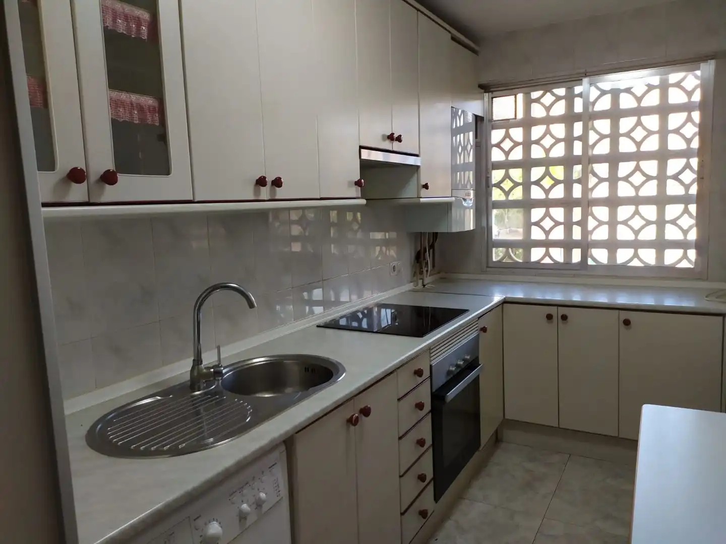 Flat for rent in Calle de Ginzo de Limia, 52, La Paz Flat for rent in Calle de Ginzo de Limia, 52, La Paz