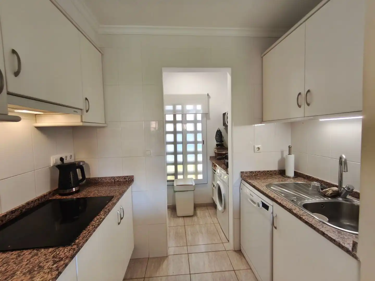 Flat for rent in Avenida de la Marina Alta, 6, Pedreguer Kitchen of Flat for rent in Pedreguer with Air Conditioner, Private garden and Terrace