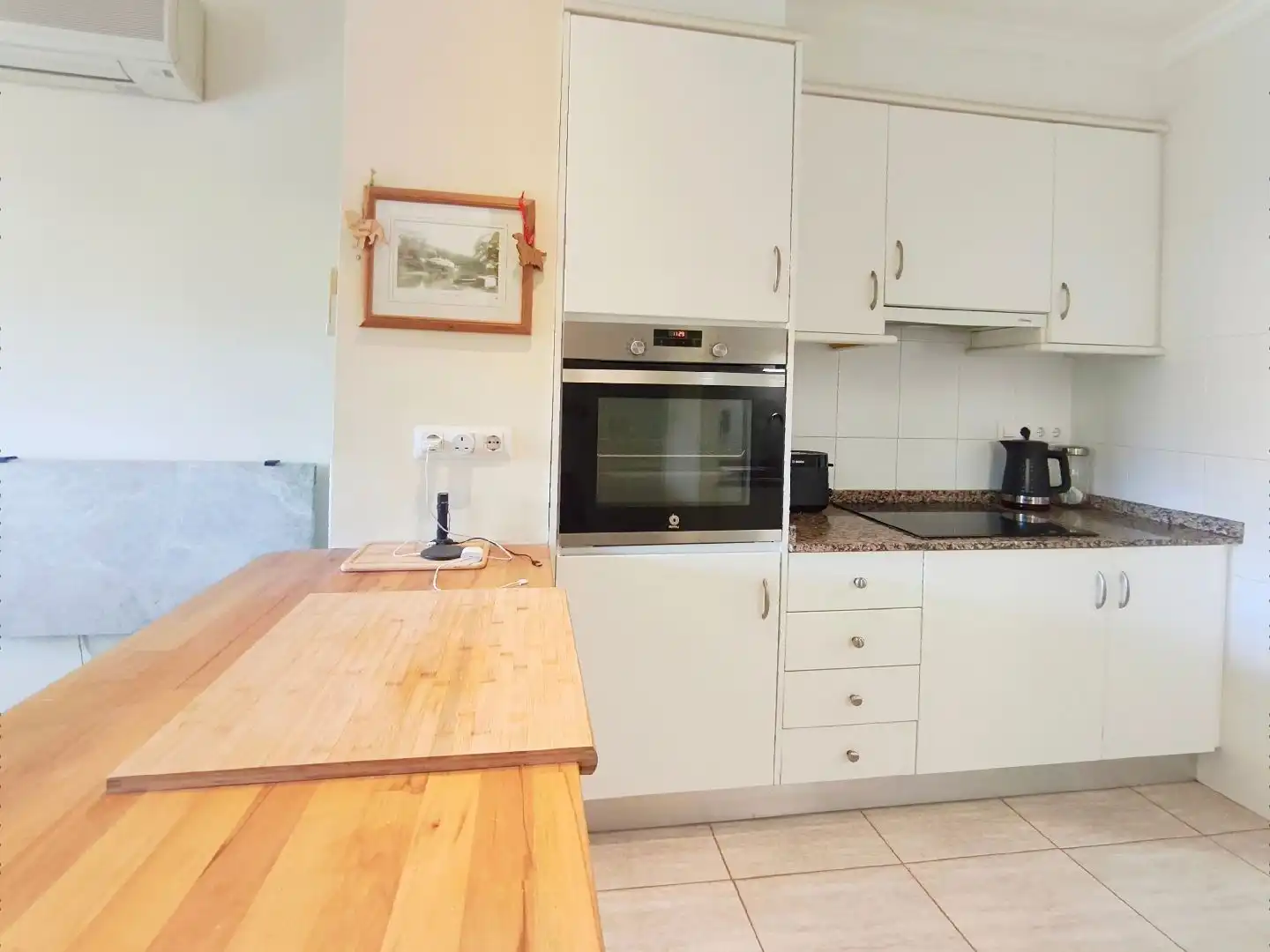 Flat for rent in Avenida de la Marina Alta, 6, Pedreguer Kitchen of Flat for rent in Pedreguer with Air Conditioner, Private garden and Terrace