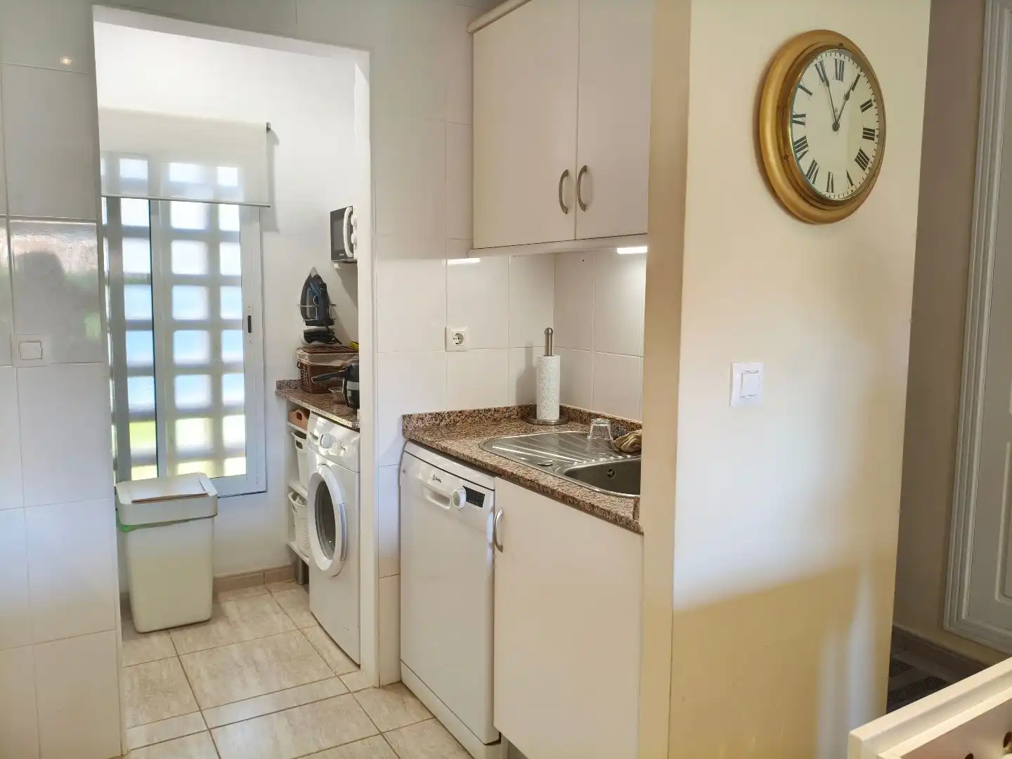 Flat for rent in Avenida de la Marina Alta, 6, Pedreguer Kitchen of Flat for rent in Pedreguer with Air Conditioner, Private garden and Terrace
