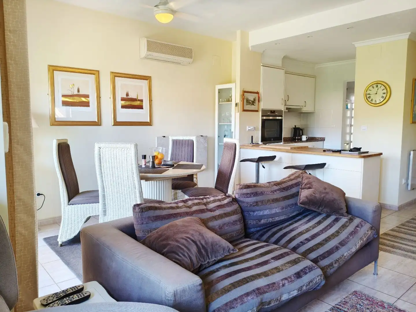 Flat for rent in Avenida de la Marina Alta, 6, Pedreguer Living room of Flat for rent in Pedreguer with Air Conditioner, Private garden and Terrace