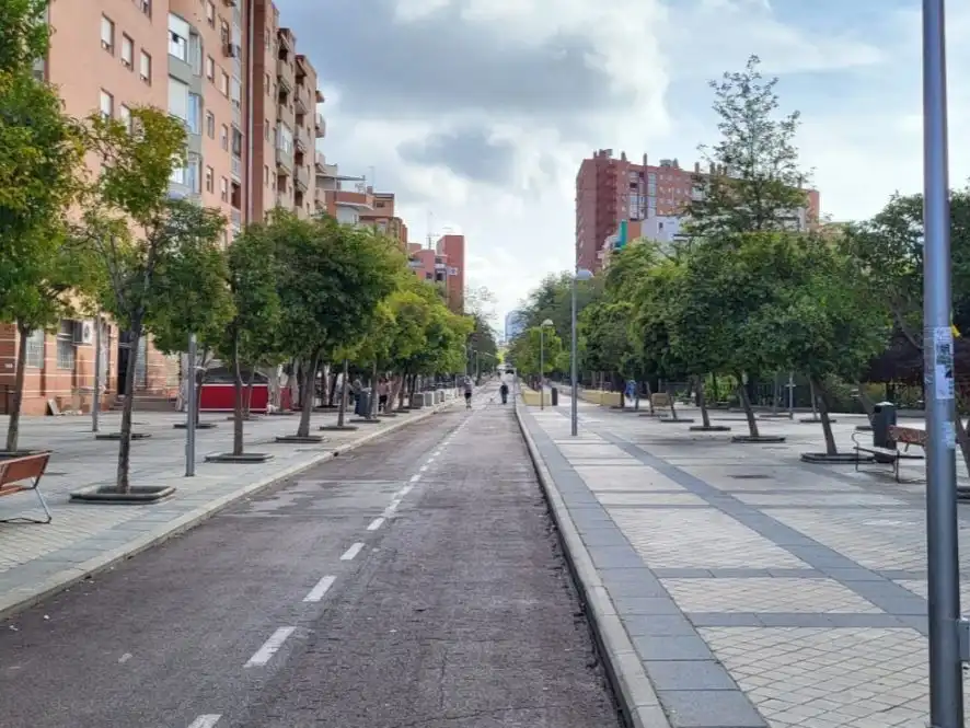 Vista exterior de Pis de lloguer en  Madrid Capital amb Aire condicionat