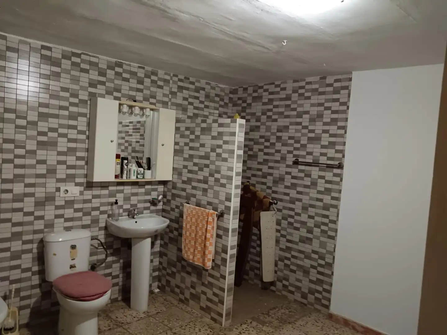 Detached homes for sale in Camino Calamón, 21, Ciudad Jardín Bathroom of Detached homes for sale in Badajoz Capital