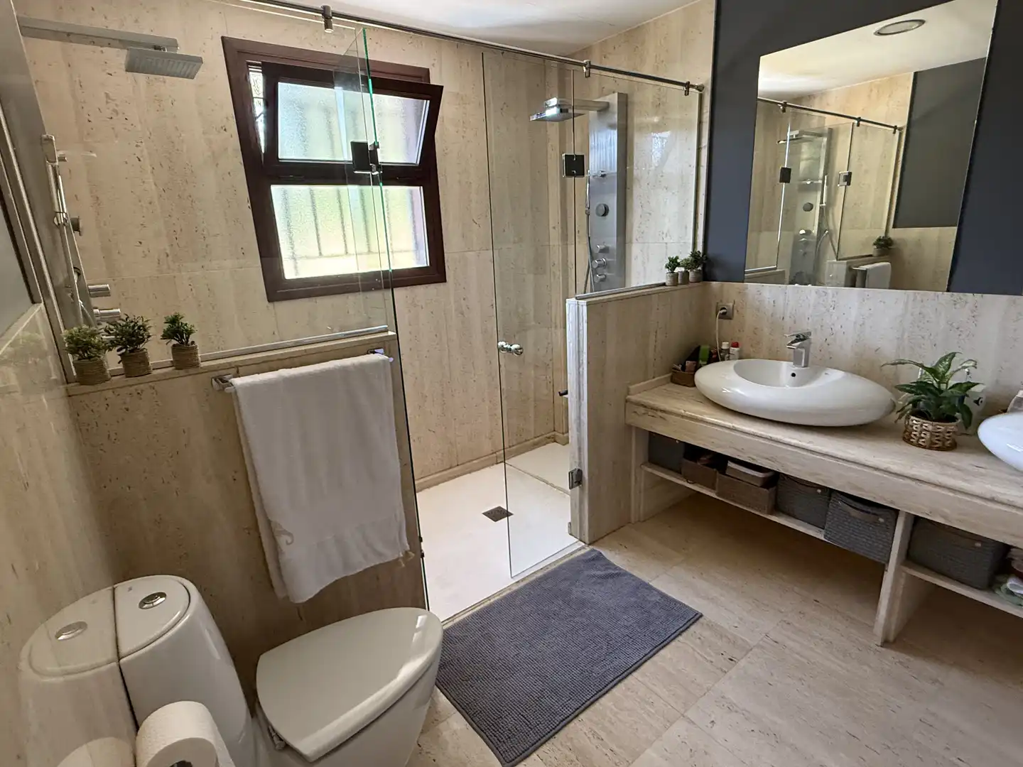 Bathroom of Houses for sale in Córdoba  with Air Conditioner, Heating and Private garden