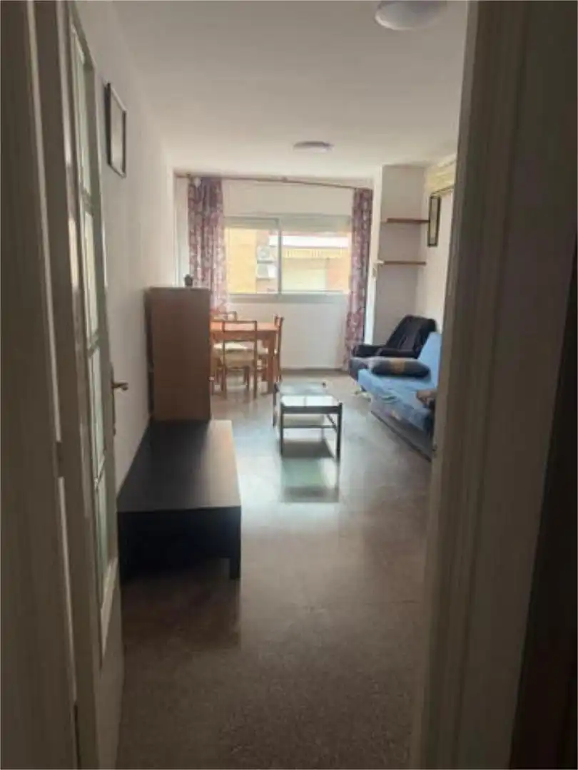 Piso en venta en Juan de Borbón Sala de estar de Piso en venta en Murcia con Jardín privado, Trastero y Amueblado