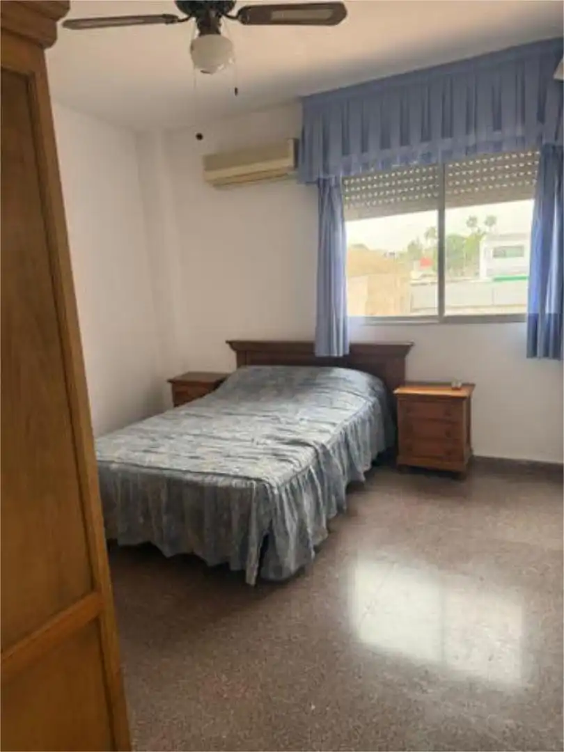 Piso en venta en Juan de Borbón Habitación de Piso en venta en Murcia con Jardín privado, Trastero y Amueblado