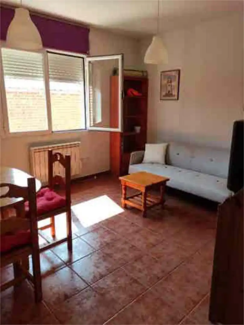 Wohnungen zur Miete in Pepino Wohnzimmer von Wohnungen zur Miete in Pepino mit Heizung und Möbliert