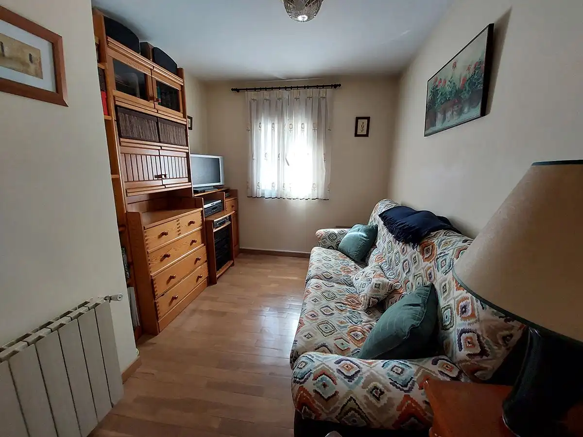 Casa o xalet en venda a Aluche Sala d'estar de Casa o xalet en venda en Madrid amb Aire condicionat, Calefacció i Parquet
