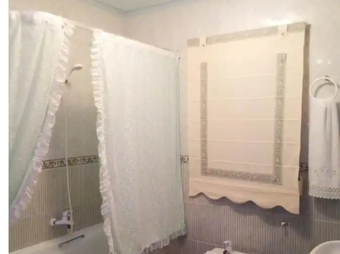 Piso en venta en Calle Jorge Manrique, 18, La Solana Baño de Piso en venta en La Solana con Aire acondicionado, Calefacción y Terraza