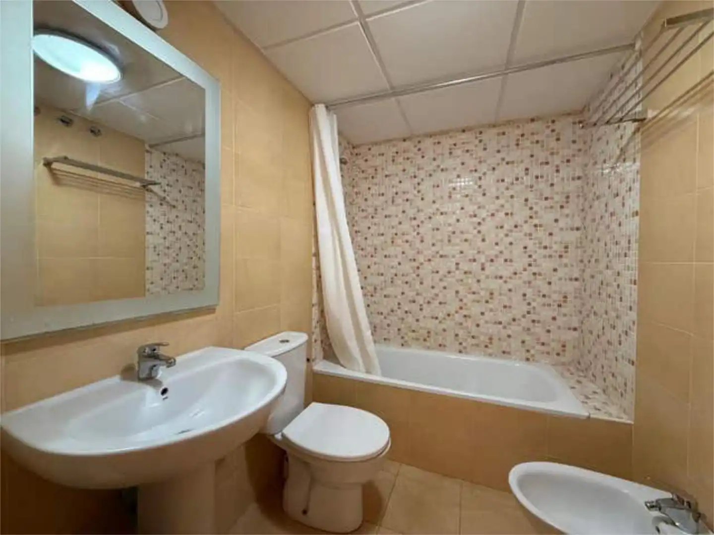 Flat for rent in Almerimar Bathroom of Flat for rent in El Ejido with Private garden, Terrace and Swimming Pool