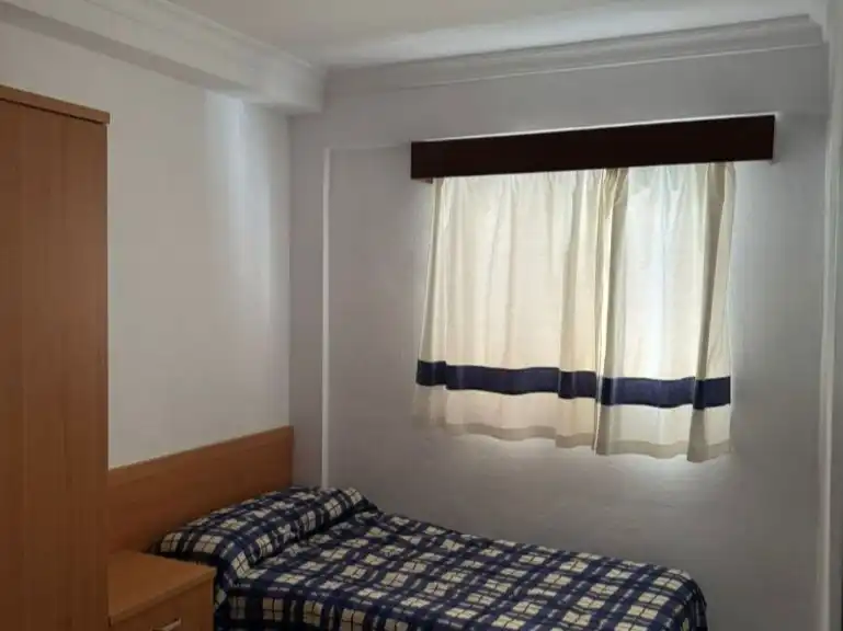 Habitación de Piso de alquiler en Écija con Parquet, Amueblado y Balcón