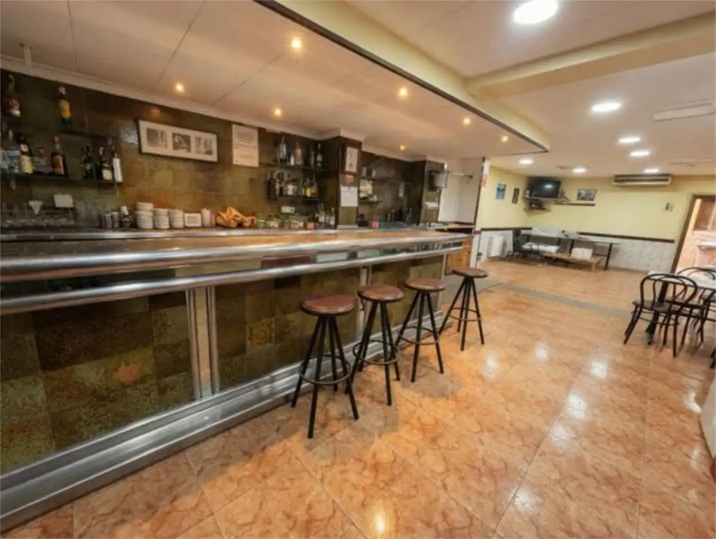 Casa adosada en venta en Sant Joan - TV3 Casa adosada en venta en Sant Joan Despí con Terraza