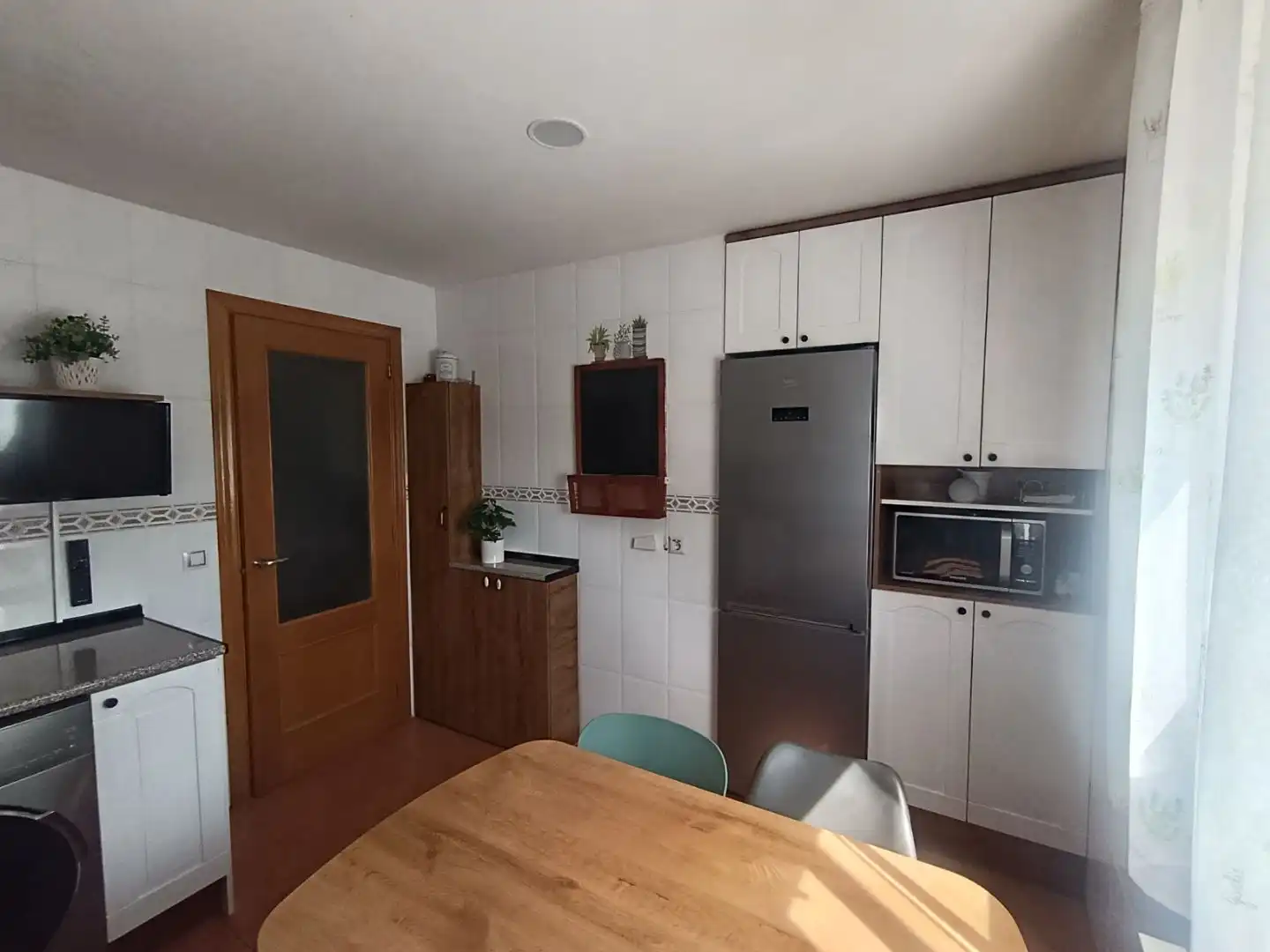 Casa adosada en venta en Calle El Campillo, 15, Hontoria de la Cantera Cocina de Casa adosada en venta en Hontoria de la Cantera con Jardín privado, Terraza y Parking comunitario