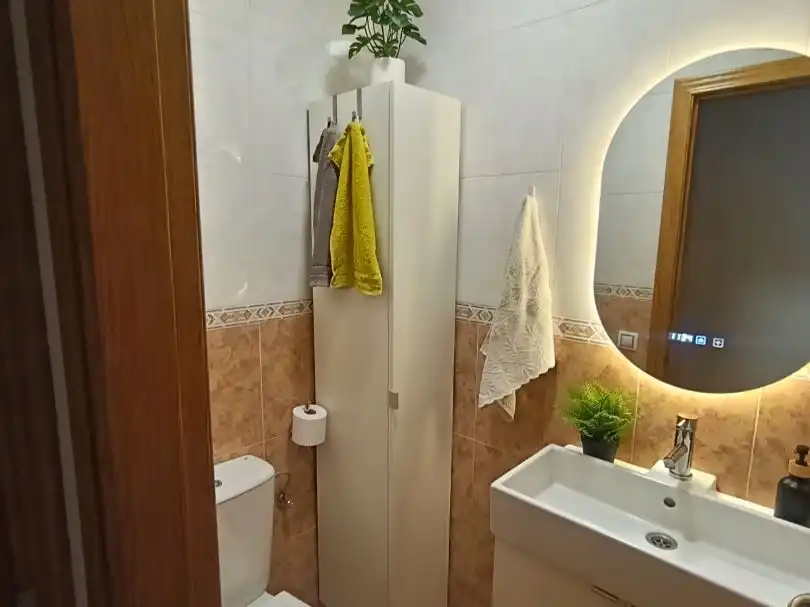 Casa adosada en venta en Calle El Campillo, 15, Hontoria de la Cantera Baño de Casa adosada en venta en Hontoria de la Cantera con Jardín privado, Terraza y Parking comunitario