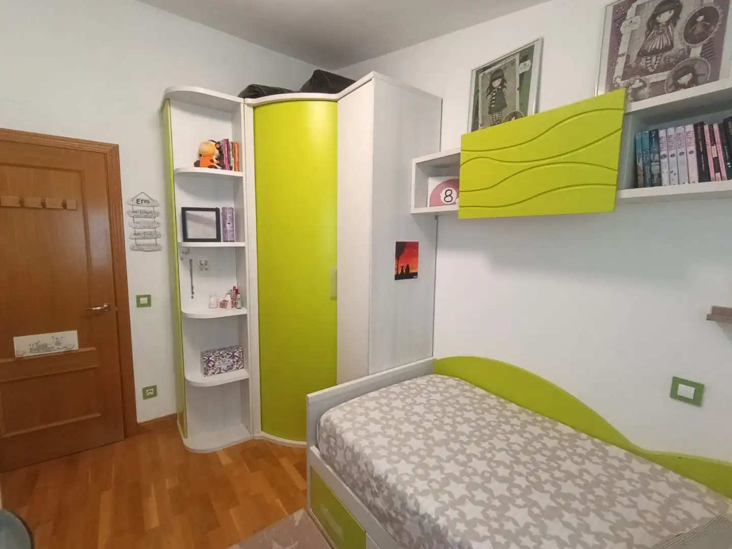 Casa adosada en venta en Calle El Campillo, 15, Hontoria de la Cantera Habitación de Casa adosada en venta en Hontoria de la Cantera con Jardín privado, Terraza y Parking comunitario