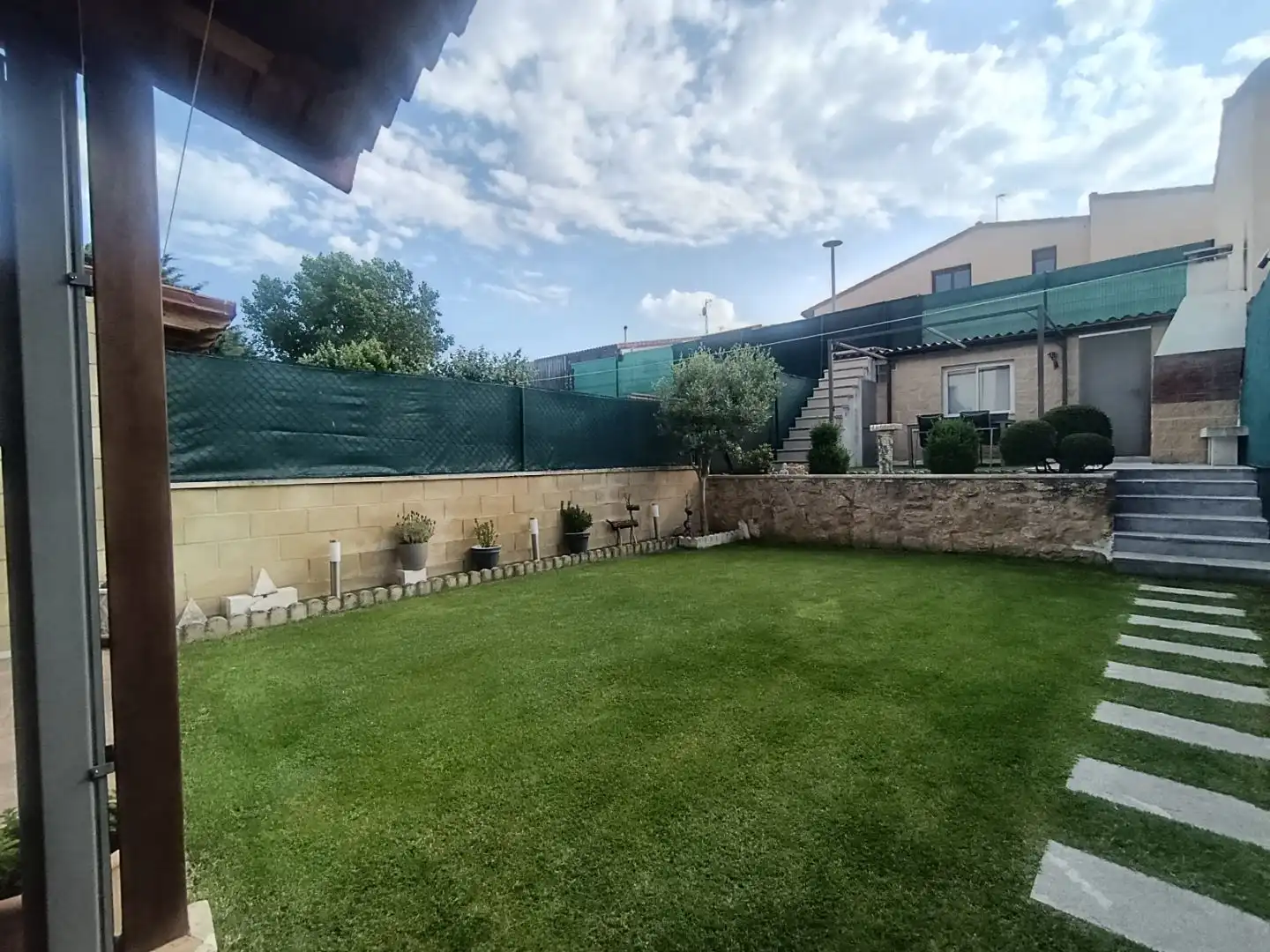 Casa adosada en venta en Calle El Campillo, 15, Hontoria de la Cantera Terraza de Casa adosada en venta en Hontoria de la Cantera con Jardín privado, Terraza y Parking comunitario