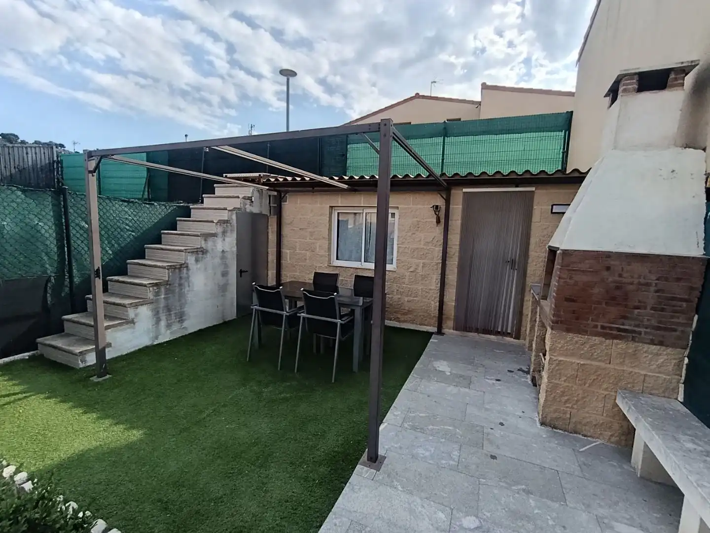 Casa adosada en venta en Calle El Campillo, 15, Hontoria de la Cantera Terraza de Casa adosada en venta en Hontoria de la Cantera con Jardín privado, Terraza y Parking comunitario