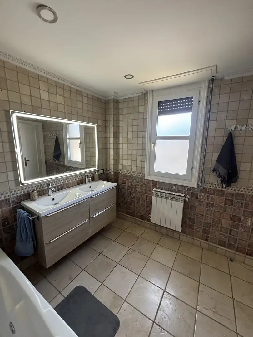 Casa o chalet en venta en Doroño-1, 33, Condado de Treviño Baño de Casa o chalet en venta en Condado de Treviño