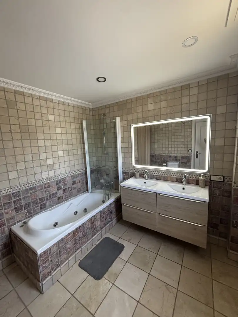 Casa o chalet en venta en Doroño-1, 33, Condado de Treviño Baño de Casa o chalet en venta en Condado de Treviño