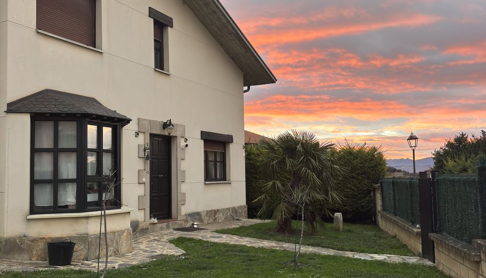 Casa o chalet en venta en Doroño-1, 33, Condado de Treviño, Burgos - imagen 1 Foto 1 de Casa o chalet en venta en Doroño-1, 33, Condado de Treviño, Burgos