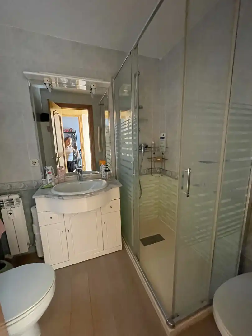 Piso en venta en Calle de las Peñuelas, 48, Acacias Baño de Piso en venta en Madrid Capital con Balcón
