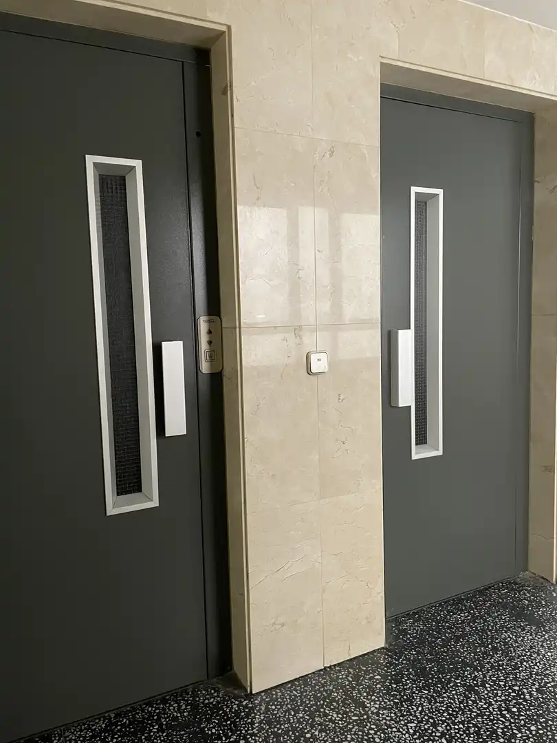 Piso en venta en Calle de las Peñuelas, 48, Acacias Piso en venta en Madrid Capital con Balcón