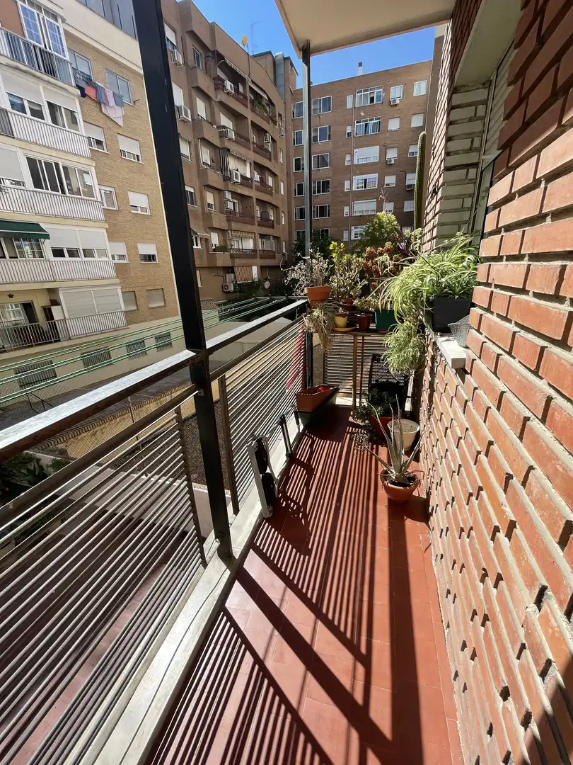 Piso en venta en Calle de las Peñuelas, 48, Acacias Terraza de Piso en venta en Madrid Capital con Balcón