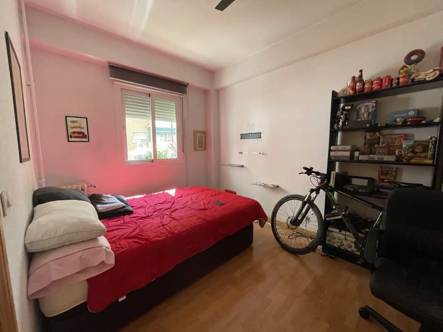 Piso en venta en Calle de las Peñuelas, 48, Acacias Habitación de Piso en venta en Madrid Capital con Balcón