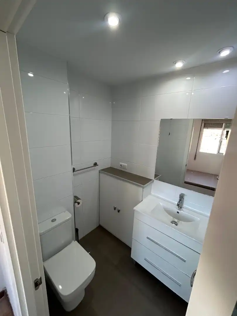 Wohnung zur Miete in Paseo Arco de Ladrillo, 17, Campo Grande Badezimmer von Wohnung zur Miete in Valladolid mit Parkett, Möbliert und Waschmaschine