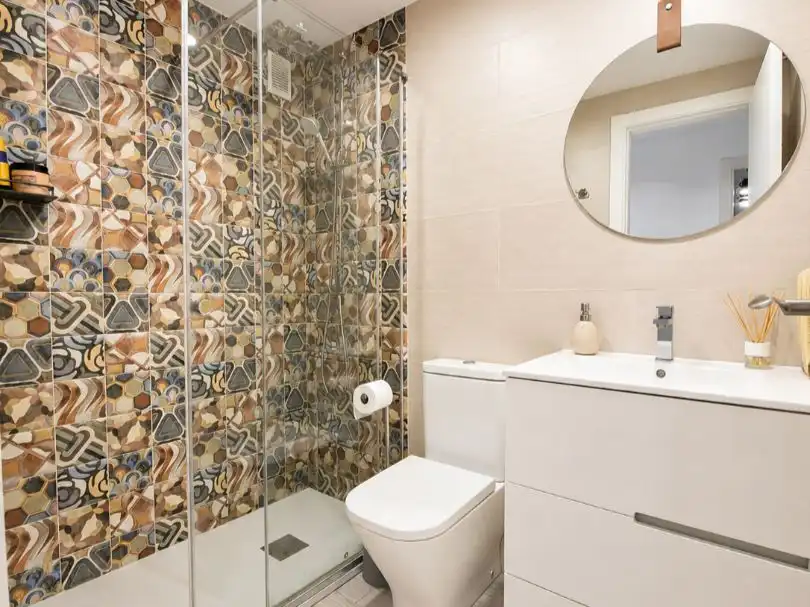 Flat for rent in Paseo de las Brisas, 3, Arroyo de la Miel Bathroom of Flat for rent in Benalmádena with Air Conditioner, Terrace and Swimming Pool