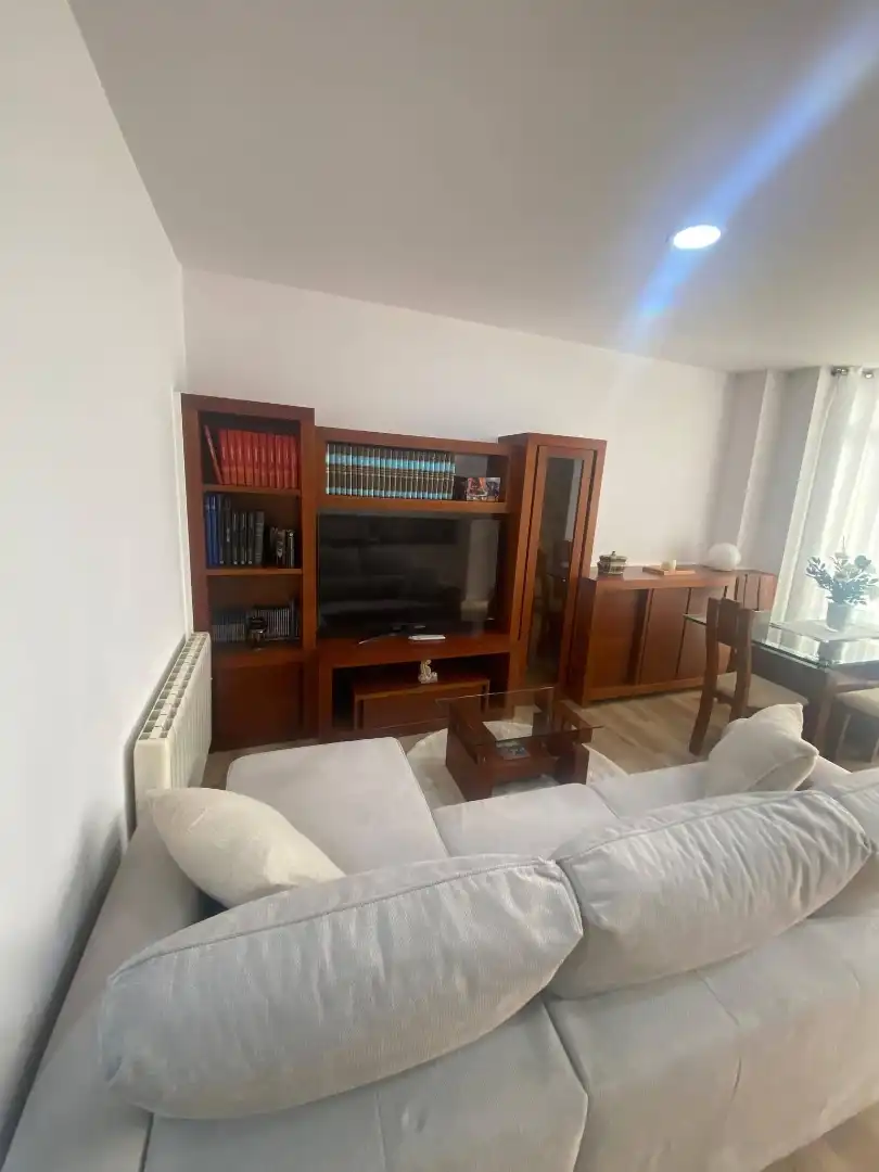 Piso en venta en Rúa Alcalde Fernández, 28, Fisterra Sala de estar de Piso en venta en Fisterra con Calefacción, Jardín privado y Parquet