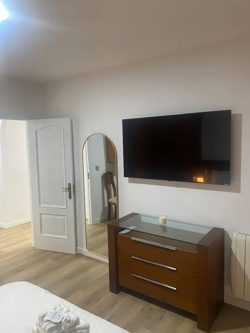 Piso en venta en Rúa Alcalde Fernández, 28, Fisterra Sala de estar de Piso en venta en Fisterra con Calefacción, Jardín privado y Parquet