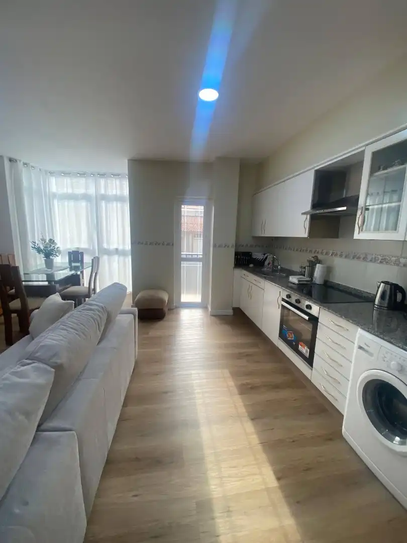 Piso en venta en Rúa Alcalde Fernández, 28, Fisterra Cocina de Piso en venta en Fisterra con Calefacción, Jardín privado y Parquet