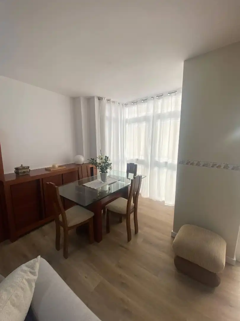 Piso en venta en Rúa Alcalde Fernández, 28, Fisterra Comedor de Piso en venta en Fisterra con Calefacción, Jardín privado y Parquet