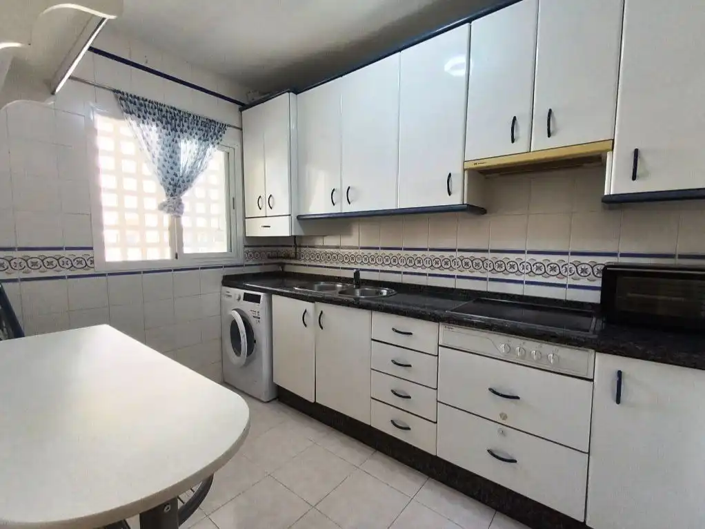 Flat for sale in Calle Francisco de Leyva, 11, Camino de Antequera Kitchen of Flat for sale in Málaga with Air Conditioner, Heating and Parquet flooring