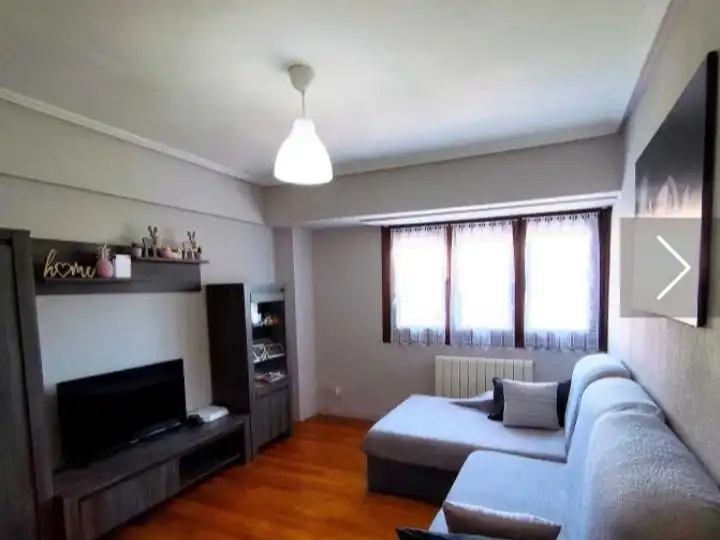 Piso en venta en Muskiz Sala de estar de Piso en venta en Muskiz con Balcón