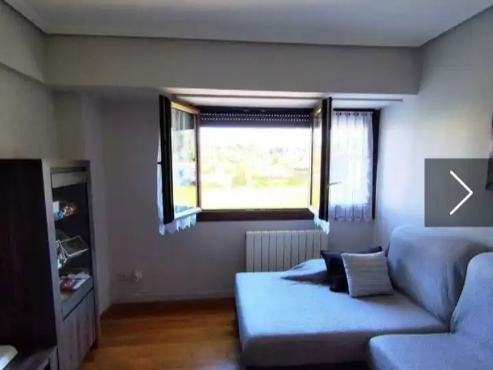 Piso en venta en Muskiz Habitación de Piso en venta en Muskiz con Balcón