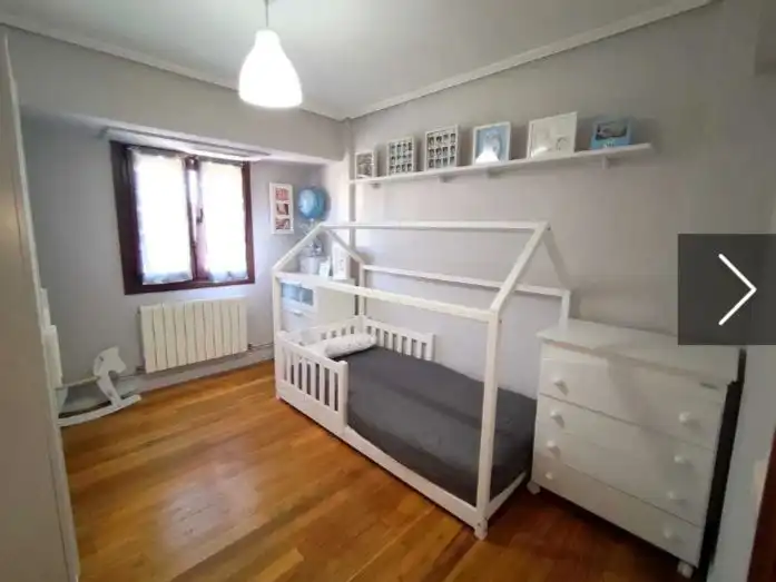 Piso en venta en Muskiz Habitación de Piso en venta en Muskiz con Balcón