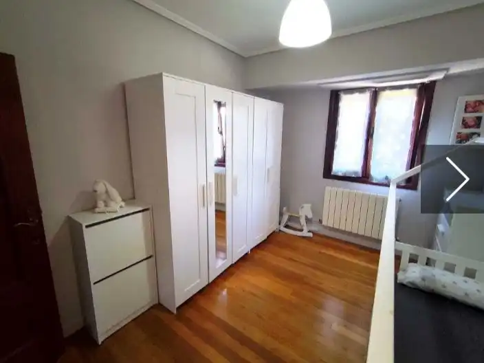 Piso en venta en Muskiz Habitación de Piso en venta en Muskiz con Balcón