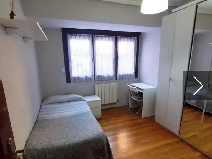 Piso en venta en Muskiz Habitación de Piso en venta en Muskiz con Balcón