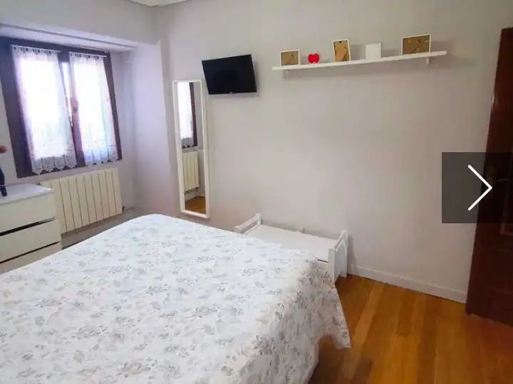 Piso en venta en Muskiz Habitación de Piso en venta en Muskiz con Balcón