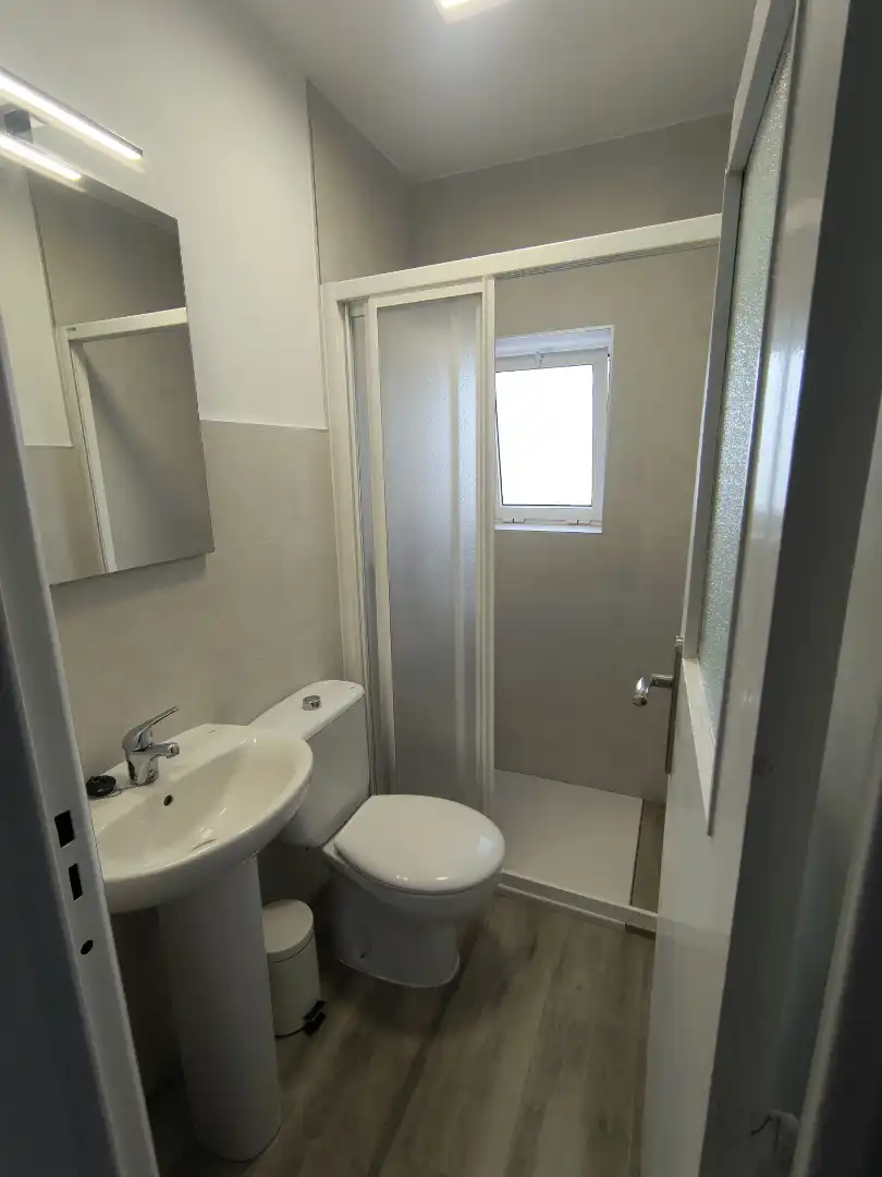 Baño de Piso de alquiler en Jaén con Aire acondicionado, Amueblado y Horno