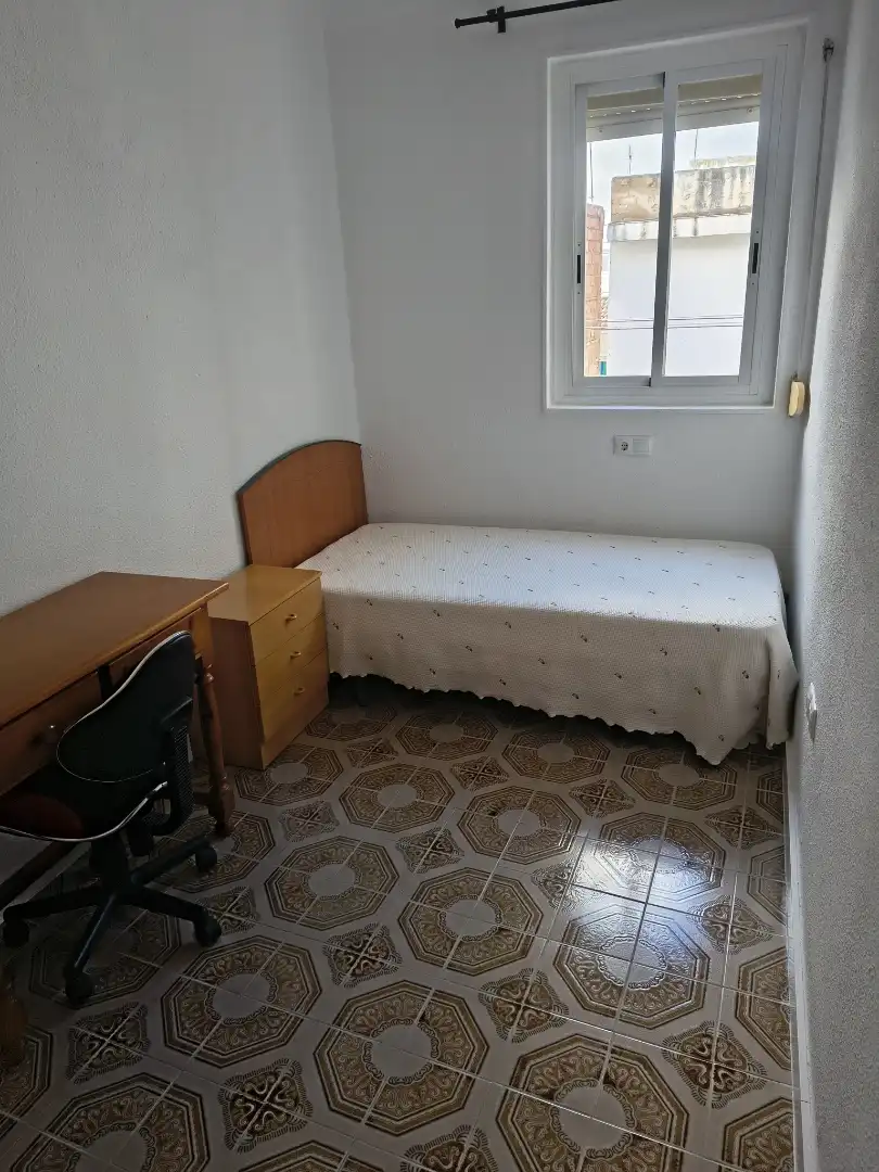 Habitación de Piso de alquiler en Jaén con Aire acondicionado, Amueblado y Horno